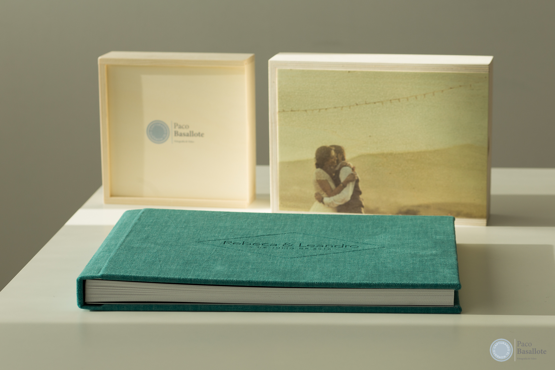 Album fotográfico boda Rebeca y Leandro. Estudio Fotográfico Paco Basallote